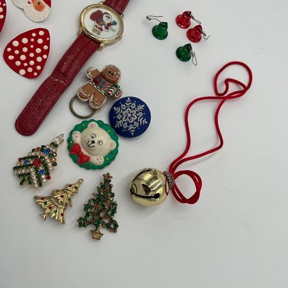Vintage Christmas Jewelry Lot - Holiday Fun Costume Jewelry Lot - Picture 5 of 8
